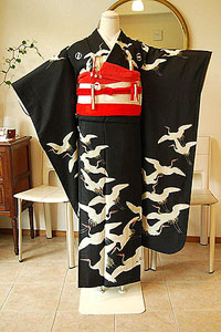 飛翔鶴文様絽黒振袖