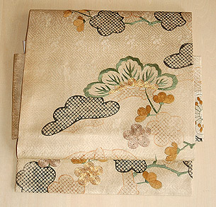 gʐ^̍ENbNƑO̎ʐ^܂BAeB[N