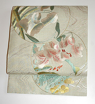 拡大写真の左右をクリックすると前後の写真がご覧いただけます。