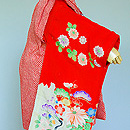 祝い鶴に花々錦紗祝い着