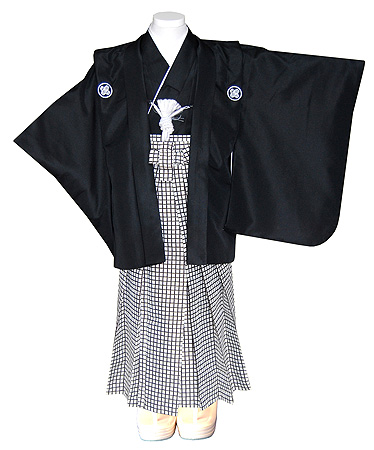 黒紋付に格子柄袴