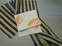 棒縞麻着物に海老文染絽名古屋帯