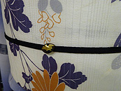 秋草模様変り絽塩瀬染名古屋帯に月にこうもり帯留