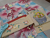 夏秋花模様単衣中振袖に鈴に秋草刺繍単衣帯