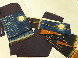 みじん格子本場結城紬にスラウェシ島絞り名古屋帯