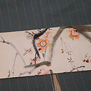 よろけ縞縮緬袷に枝垂れ柳に梅と小鳥の帯