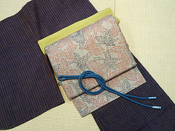 縞結城紬、浦野蝶文様絣帯