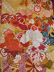 雲取り文菊花刺繍振袖