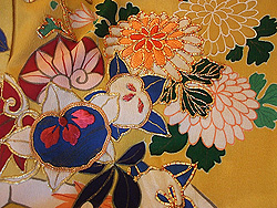 雲取り文菊花刺繍振袖