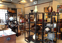 骨董美術「灯屋」