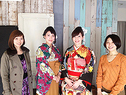 スタジオにて着物のイメージ撮影