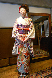 オトナの中振袖