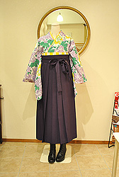 白地に牡丹尽くし