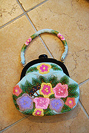 レトロ可愛いビーズバッグ