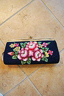 レトロ可愛いビーズバッグ