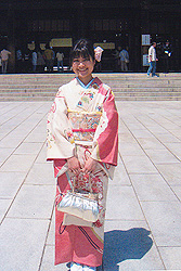 アンティークの華やか訪問着でご参列