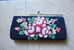 可愛いアンティークビーズバッグ