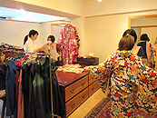 卒業式袴のご試着が始まりました！