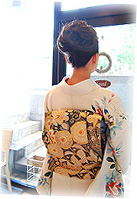 優雅でクールな訪問着姿のお客様