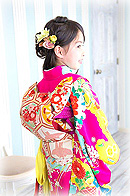 雲取り檜扇に百花文様刺繍祝い着