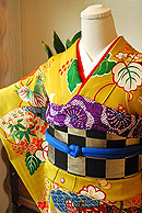 檜扇に七宝繋花薬文振袖