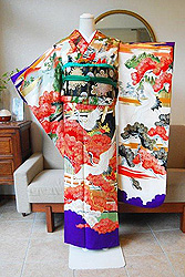 飛翔鶴に遠山風景文様振袖