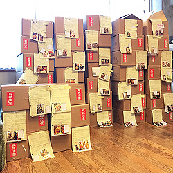 成人式の発送準備中