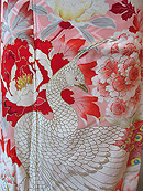 季節の花々と孔雀の図訪問着