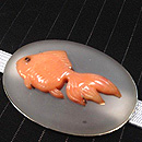 ガラスに珊瑚の金魚帯留