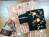 滝縞に菊散らし小紋