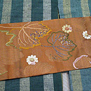 鈴木苧紡庵作縞紬に菊紋に刺繍名古屋帯