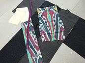 結城縮片身代わり袷着物にウズベキスタン・アンティークアドラス付帯