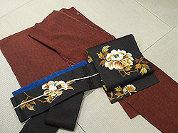 江戸小紋に牡丹刺繍帯