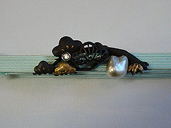 松に真珠とダイヤ帯留