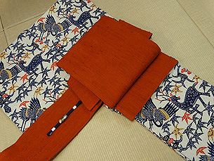浦野理一作 紅葉に鹿紅型袷、浦野理一作 煉瓦色経節紬名古屋帯