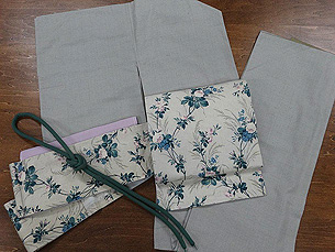 グレー地結城紬にヨーロッパ更紗名古屋帯