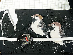 雪中雀名古屋帯に鼈甲万年青の帯留