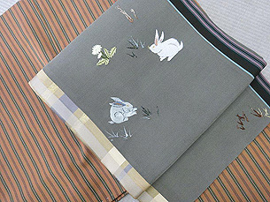 春の野原とうさぎの刺繍帯