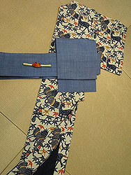 浦野理一作 紅葉に鹿紅型袷に浦野　空色経節名古屋帯