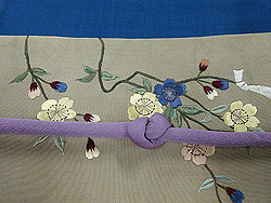 縹（はなだ）色本場結城単衣に桜の刺繍帯