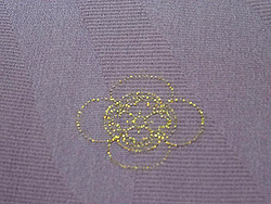 目隠し鬼さんの三つ紋