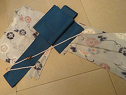 朝顔の単衣小紋に無地絽名古屋帯