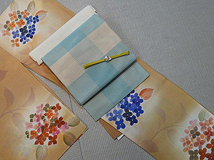 紫陽花文様付下に格子絽綴れ帯