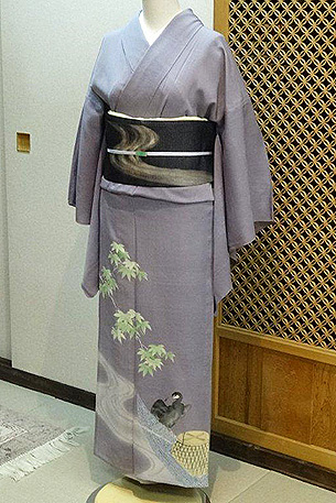 青紅葉に鵜飼いの図付下に黒地に流水紗袷名古屋帯