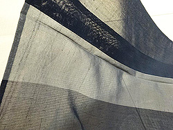 紗の追っ掛け縞単衣