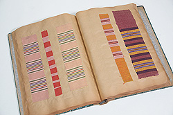 浦野理一の布達「みて、ふれる」