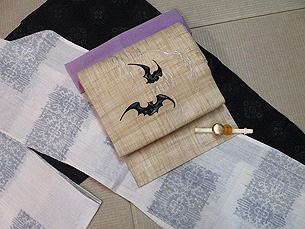 白地に藍越後上布と宮古上布に麻地コウモリの名古屋帯