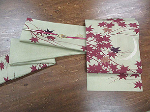 月に紅葉の開き名古屋帯