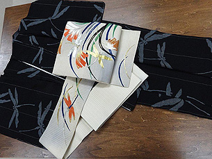 トンボ柄夏お召しにトンボ刺繍夏帯