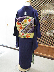江戸紫に蝶々の単衣付下に菊に梅豪華刺繍名古屋帯